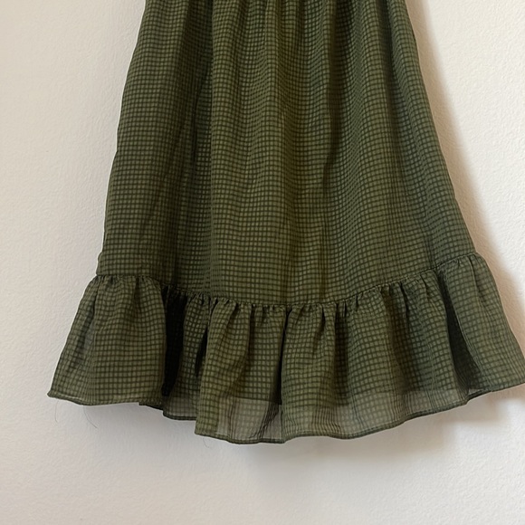ALI & JAY Los Angeles Green Ruffled Gingham One Shoulder Dress - Picture 2 of 5